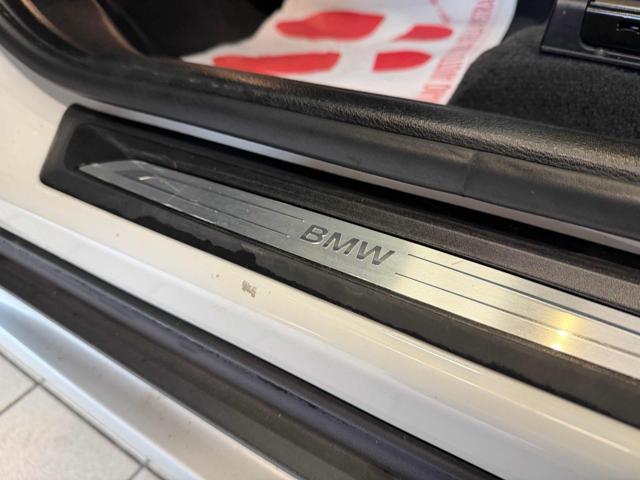 BMW X1 sDrive18d X line //LED//18//NAVI//