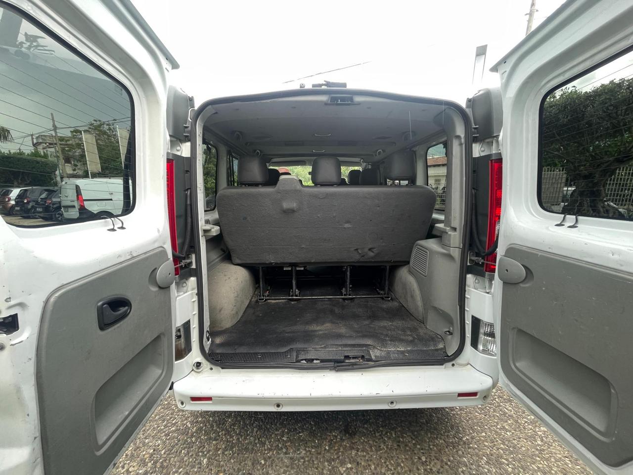 RENAULT Trafic trafic passenger T27 2.5 dci 150cv L1H1 Comfort Fap