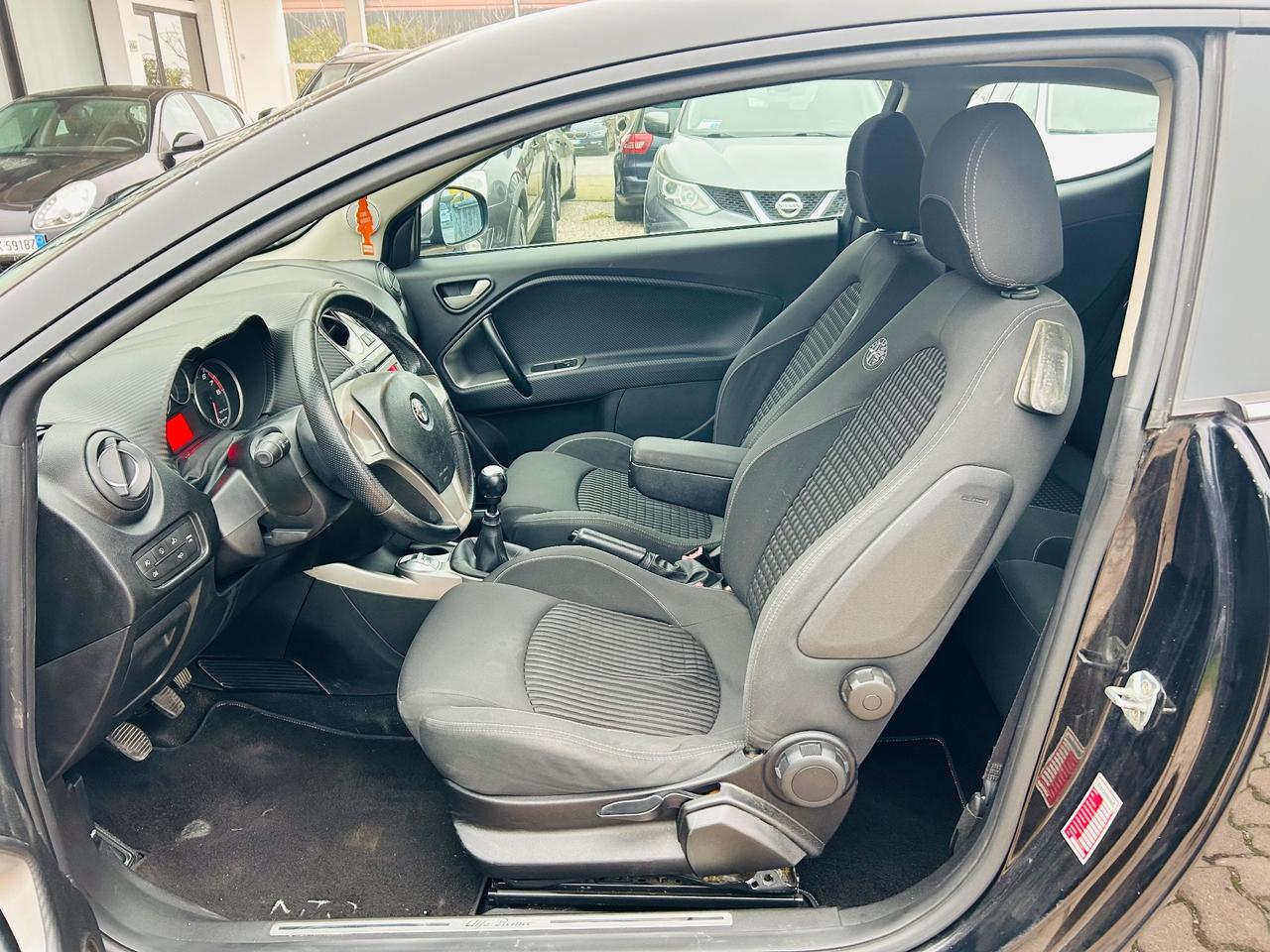 Alfa Romeo MiTo 1.4 105 CV M.air S&S Distinctive Sport Pack