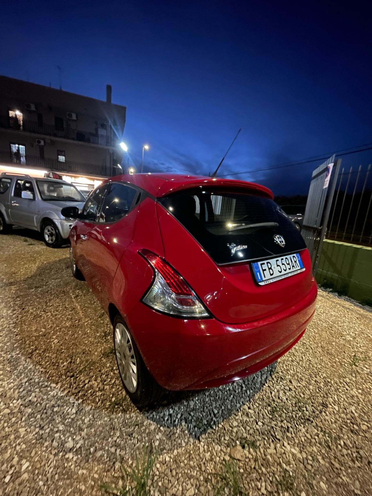 Lancia Ypsilon Platinum