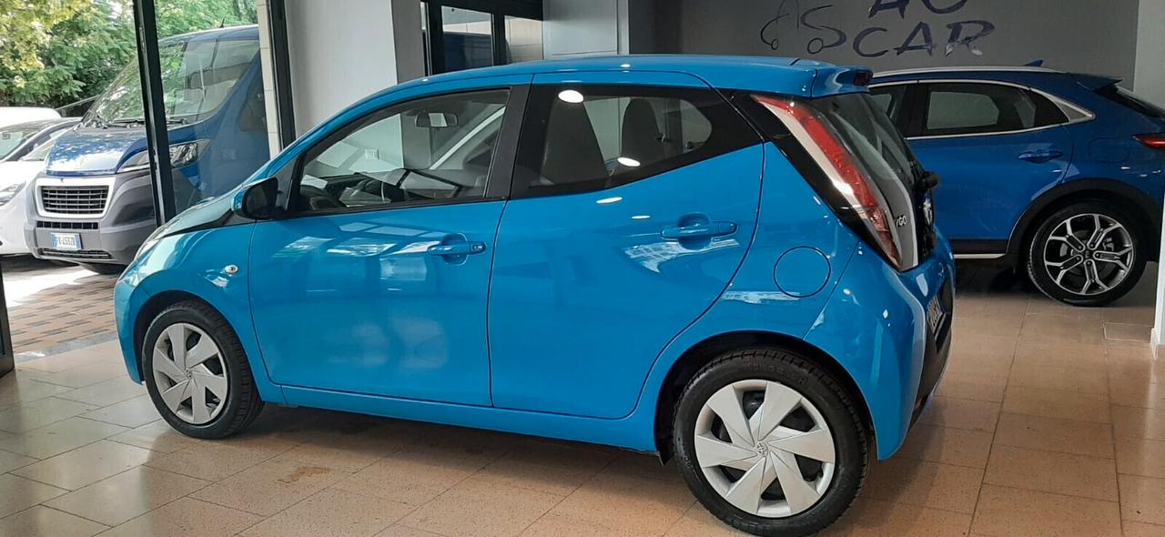 Toyota Aygo 1.0 VVT-i 69 CV 5 porte x-business