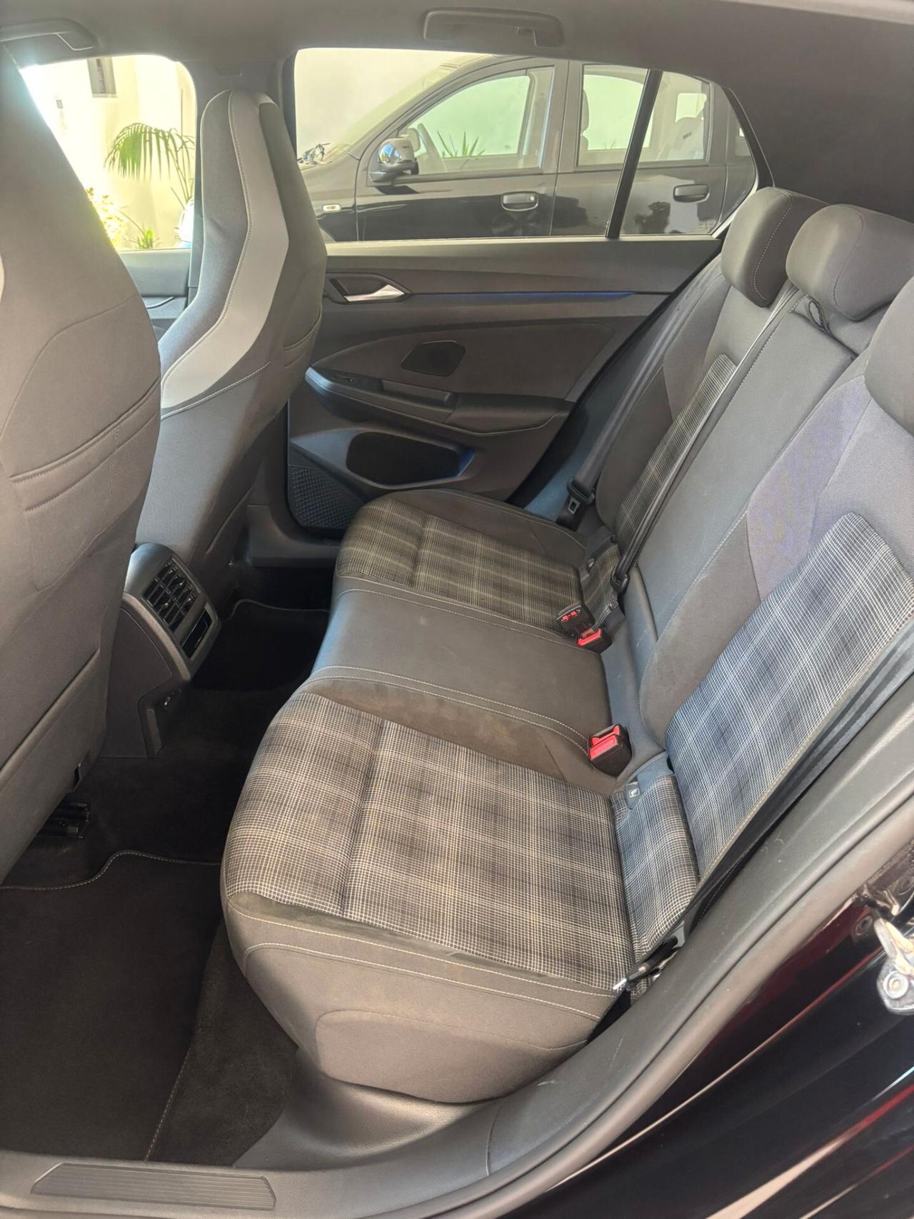 Volkswagen Golf 2.0 TDI GTD DSG