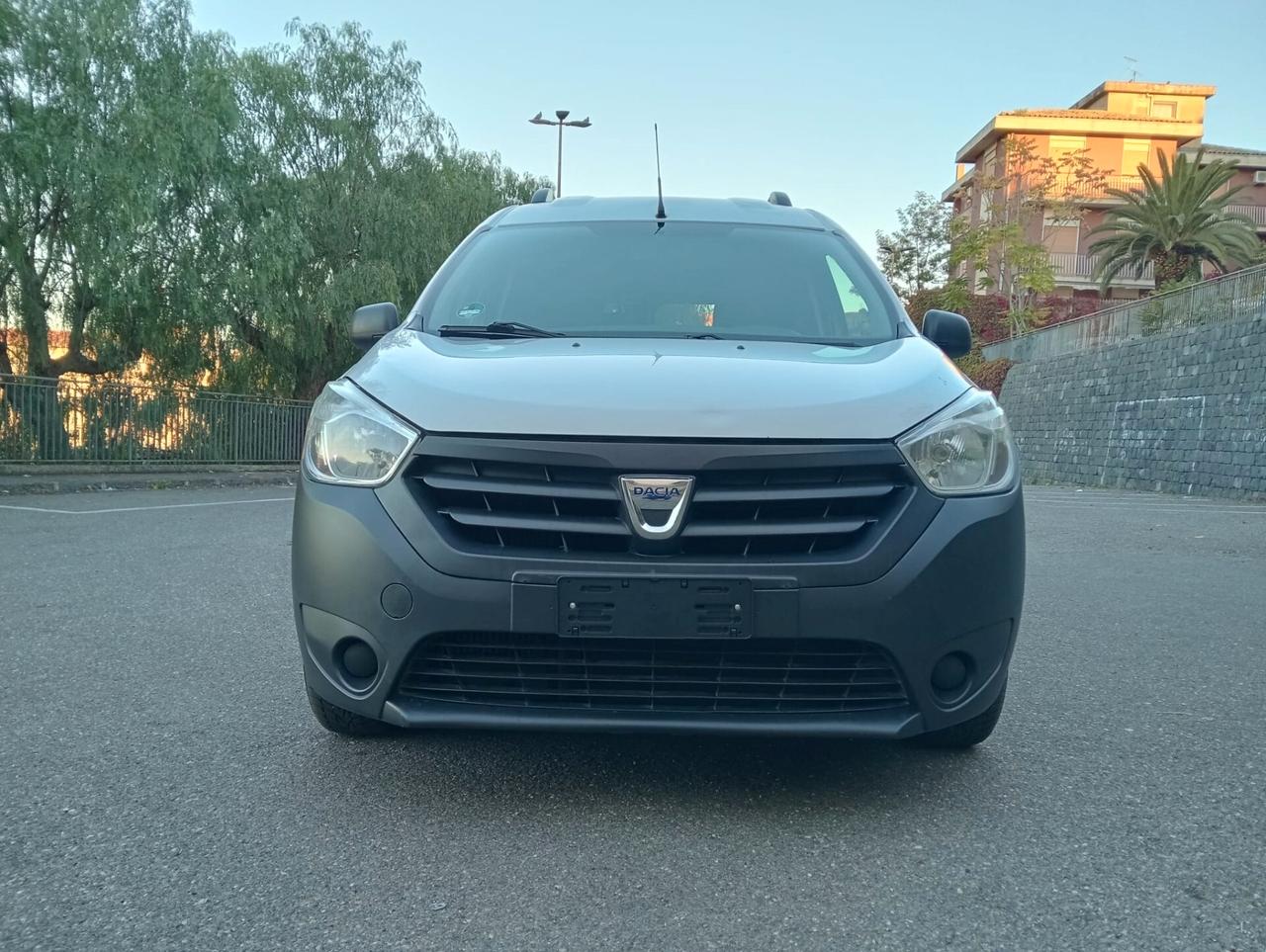 Dacia Dokker Pianale ribassato con rampa disabili in carrozzina