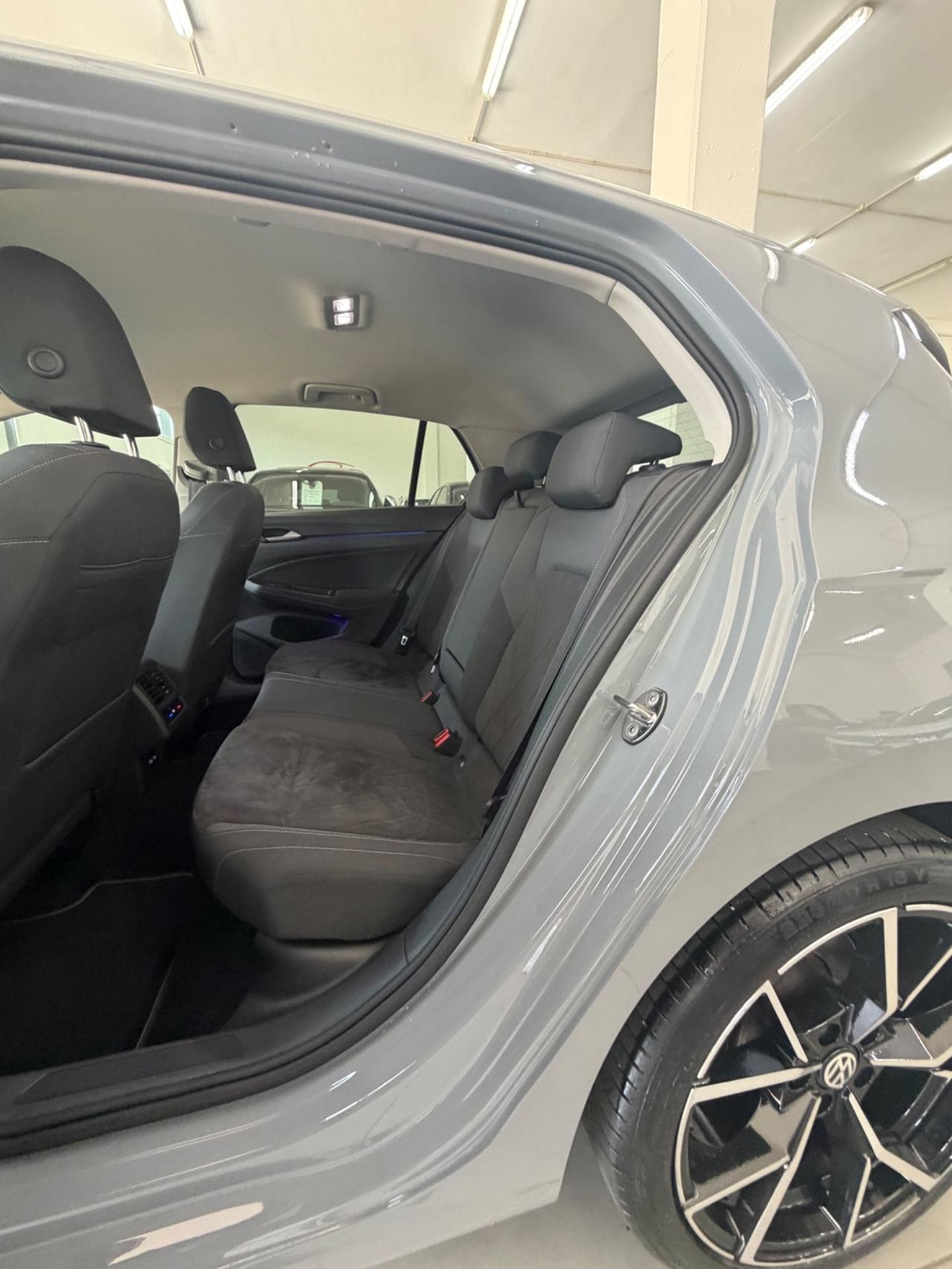 VW Golf 8 2.0 TDI 150 CV DSG SCR Style FINANZIABILE