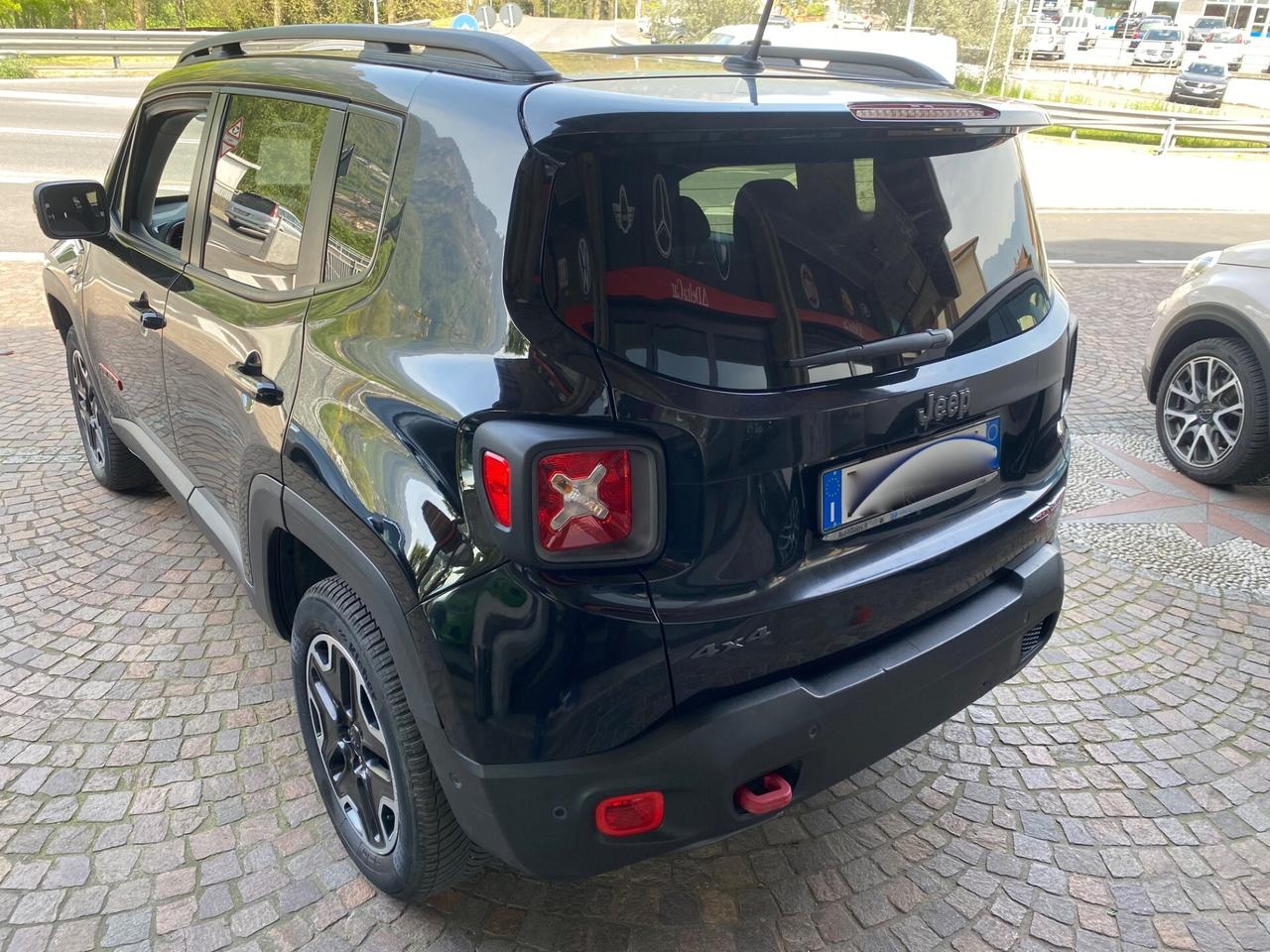 Jeep Renegade 2.0 Mjt 170CV 4WD Active Drive Low Trailhawk
