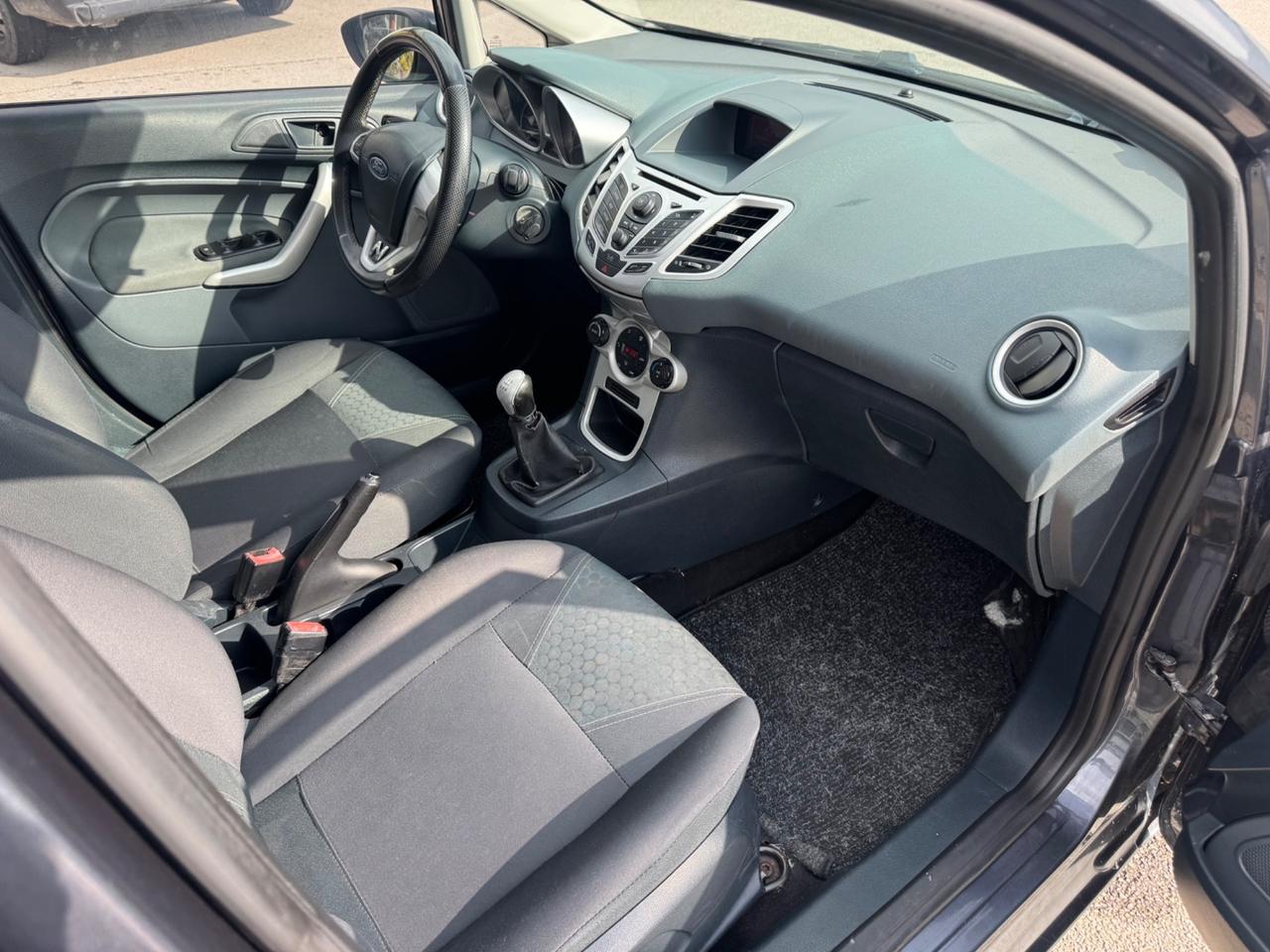 Ford Fiesta 1.6 TDCi 90CV 5 porte DPF Titanium