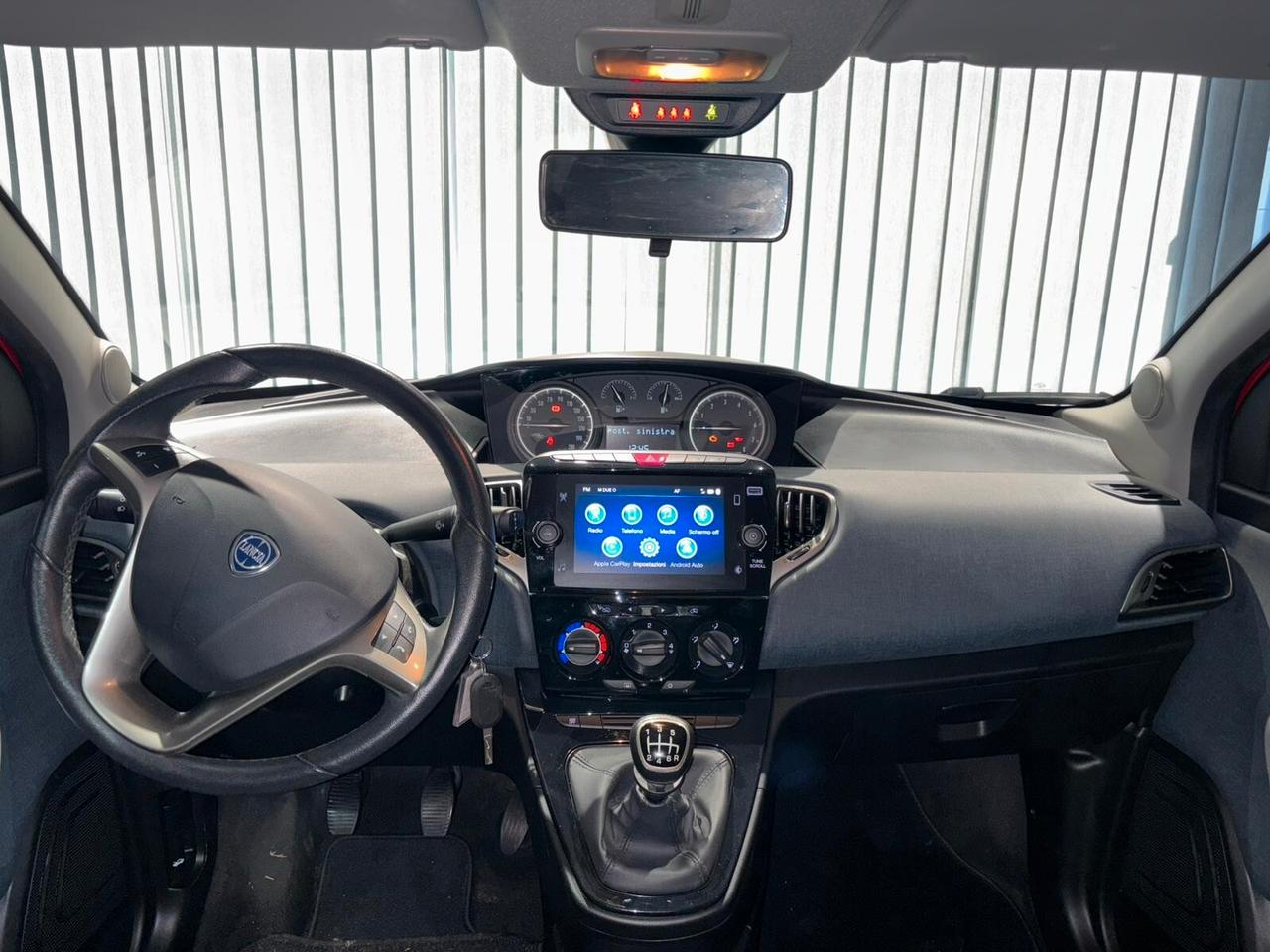 Lancia Ypsilon 1.0 FireFly 5 porte S&S Hybrid Gold