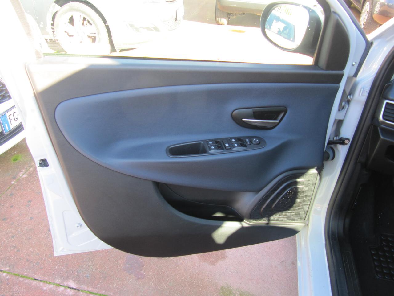 Lancia Ypsilon 1.2 69 CV 5 porte GPL Ecochic Mya