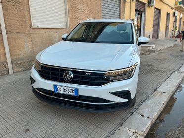 Volkswagen Tiguan 2.0 TDI 150 CV SCR DSG R-Line