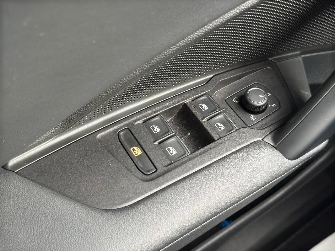 Volkswagen Tiguan 2.0 tdi R-Line 4motion 193cv dsg TETTO APRIBILE