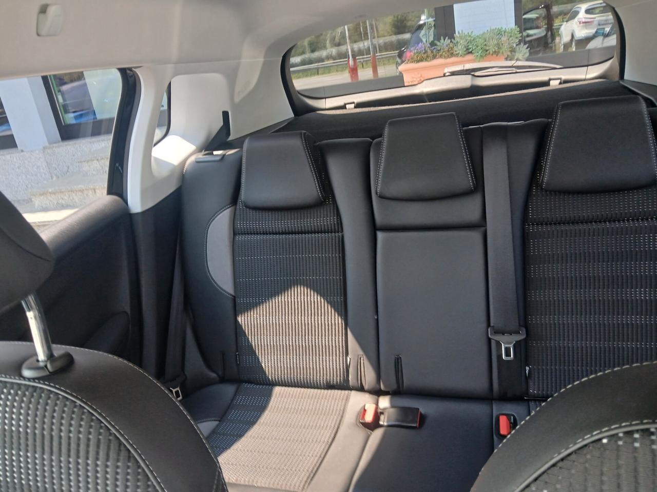 Peugeot 2008 BlueHDi 100 S&S Allure