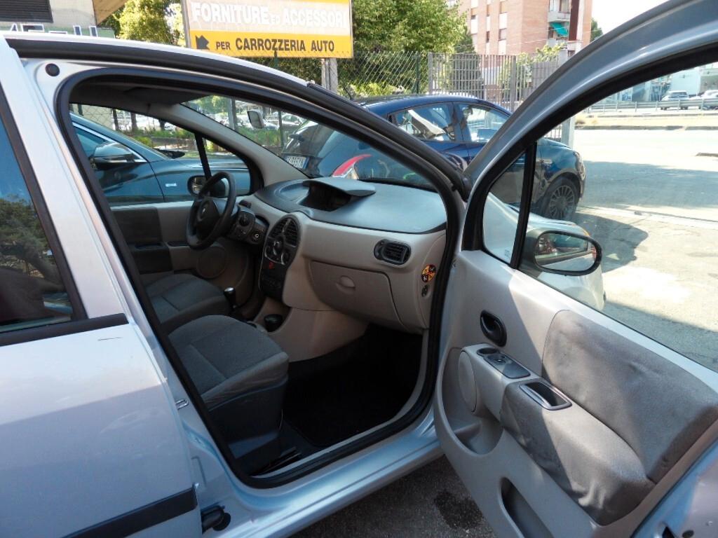 Renault Modus 1.2 16V Confort Authentique