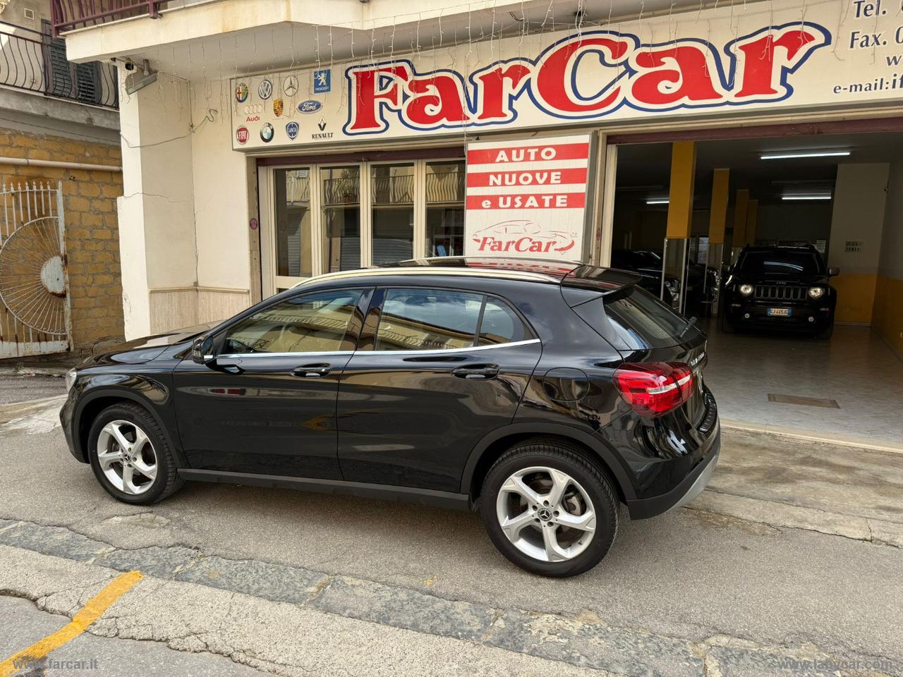 MERCEDES-BENZ GLA 200 d Automatic Sport CROSS