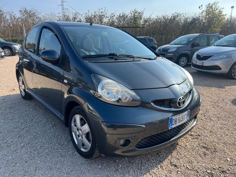 Toyota Aygo Aygo 1.0 12V VVT-i 5 porte Sol
