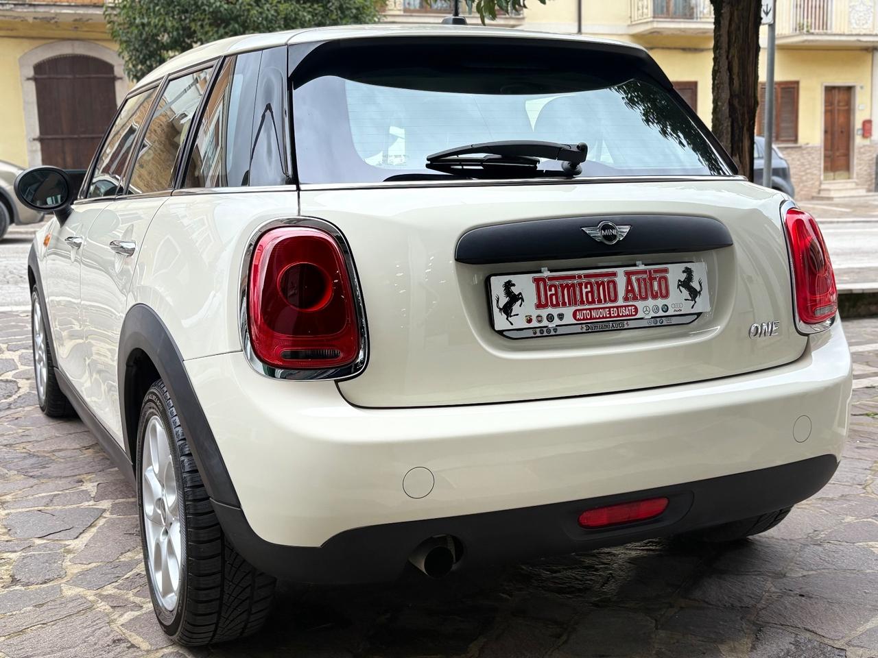 Mini One 1.2 75 CV 5PORTE DA NEOPATENTATI RING LED