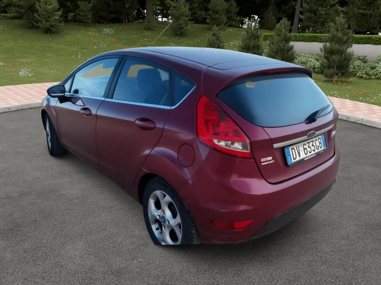 Ford Fiesta 1.4 TDCi 68CV 5 porte Titanium