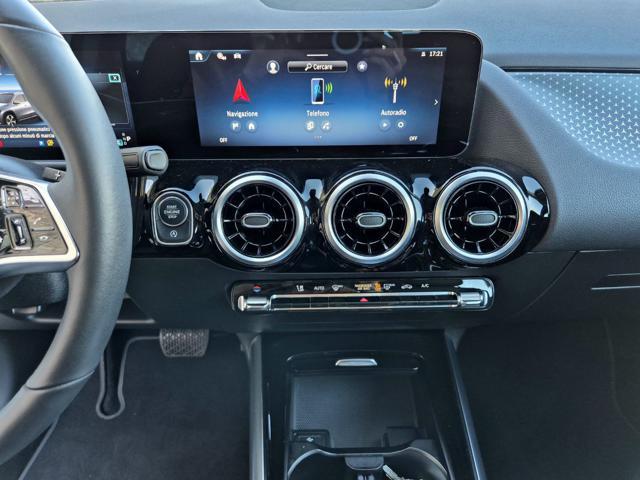 MERCEDES-BENZ GLA 180 Automatic Progressive Advanced