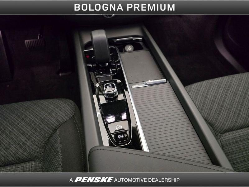 Volvo XC60 T6 Plug-in hybrid AWD automatico Core