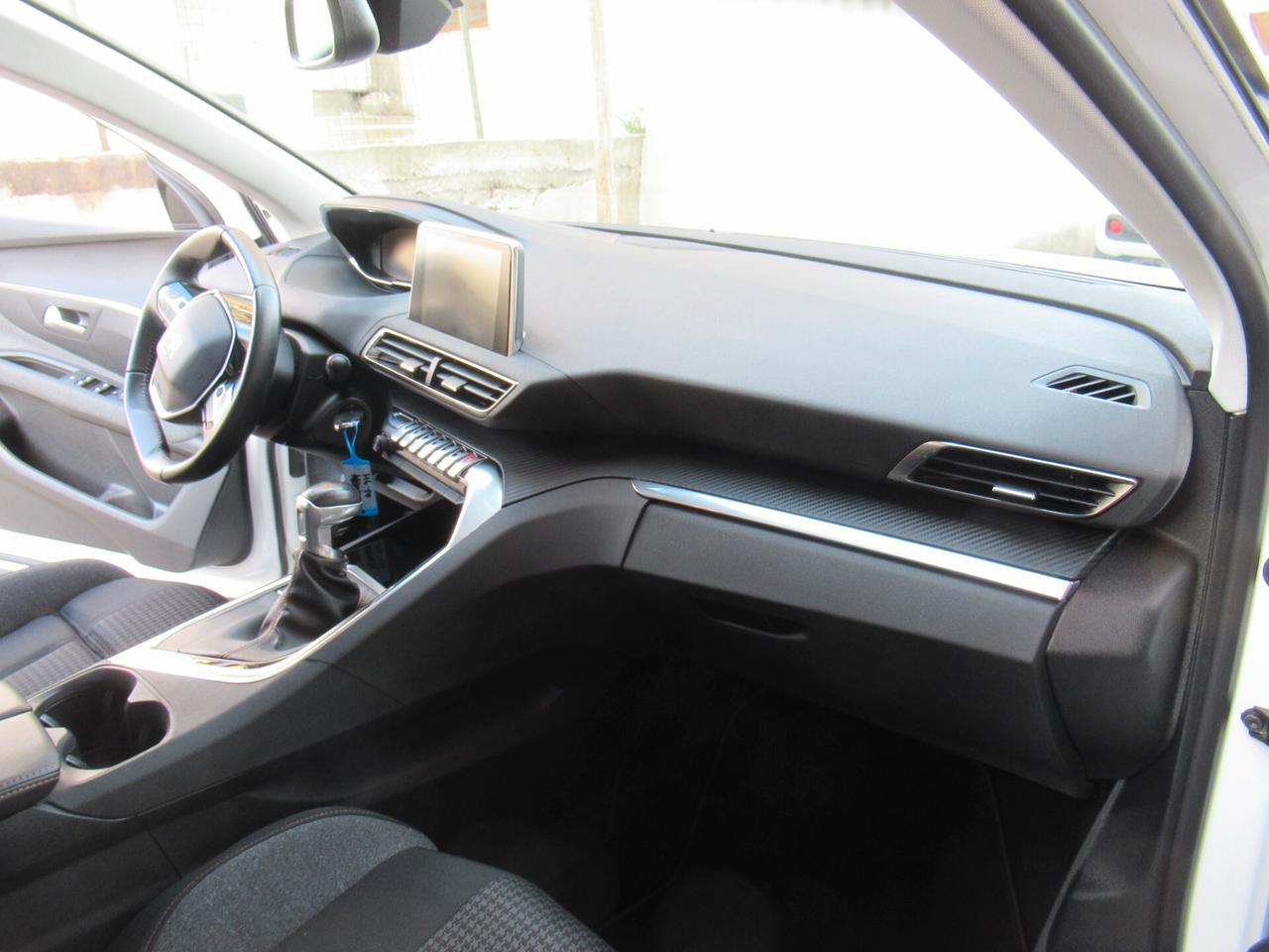 Peugeot 3008 BlueHDi 130 S&S Business