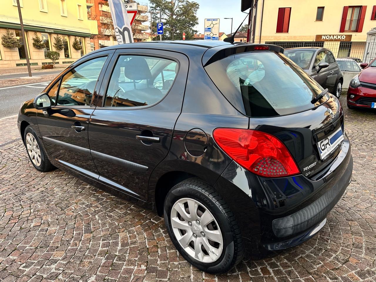 Peugeot 207 1.4Bz 8V 75CV 5p. X Line -Neopatentati