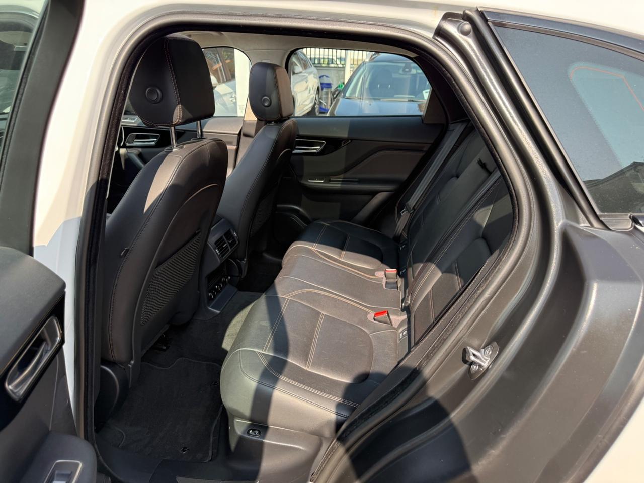 Jaguar F-Pace 2.0 D 180 CV AWD aut. Prestige