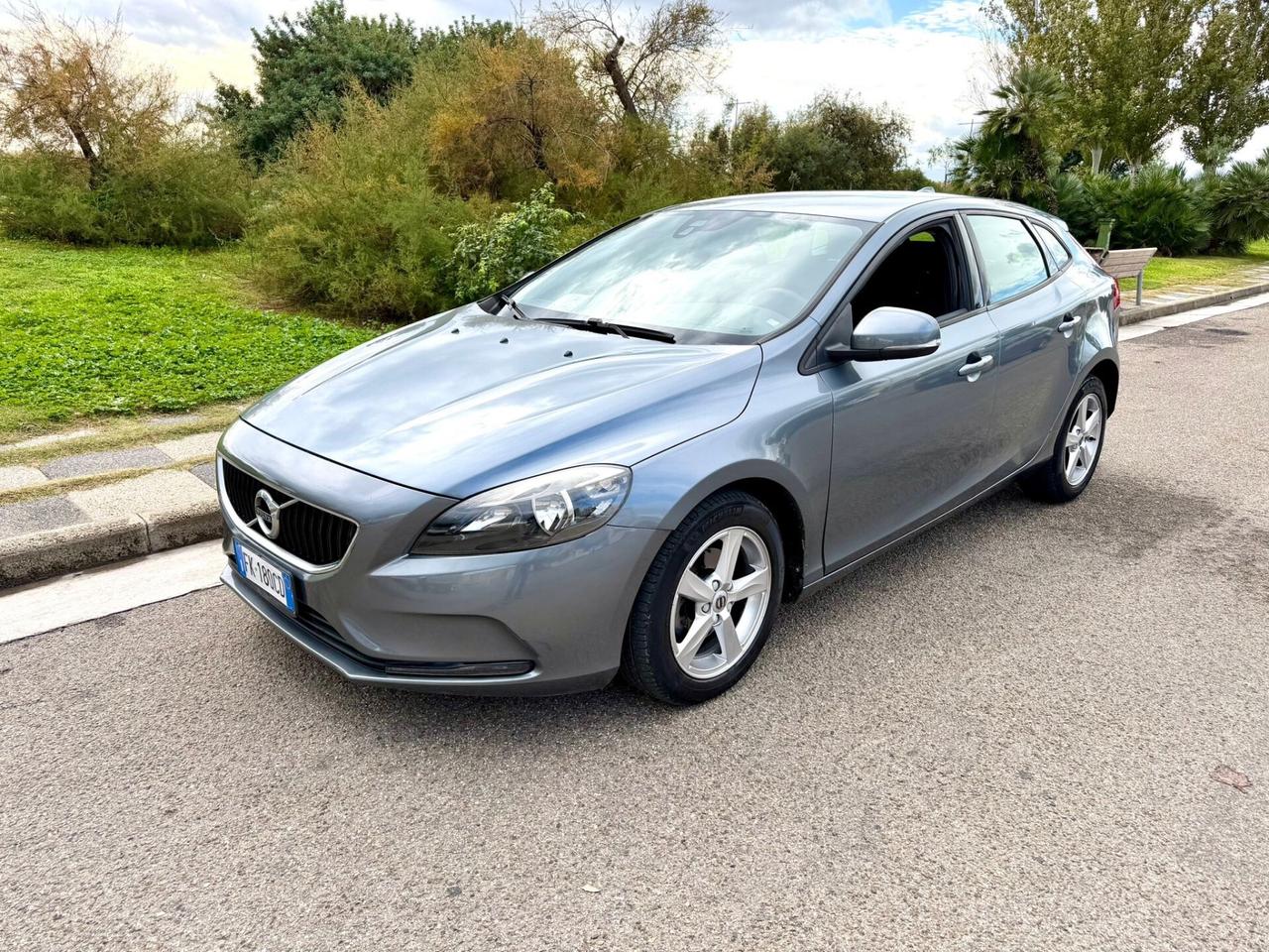 Volvo V40 Diesel- Anche Permuta-Neopatentati
