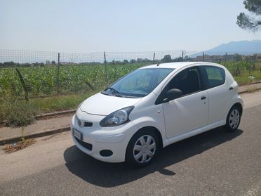 Toyota Aygo 1.0 12V VVT-i 5 porte Lounge Connect