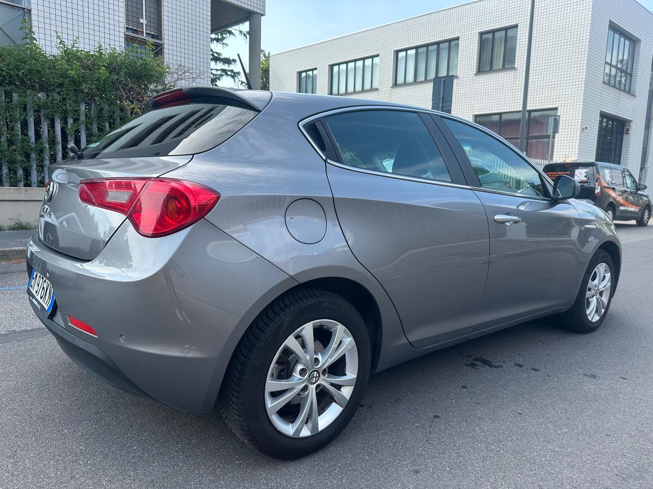 Alfa Romeo Giulietta 1.4 Turbo 120 CV - ok neopatentati