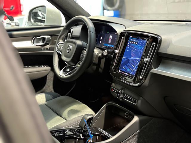 VOLVO XC40 B3 automatico Plus Bright