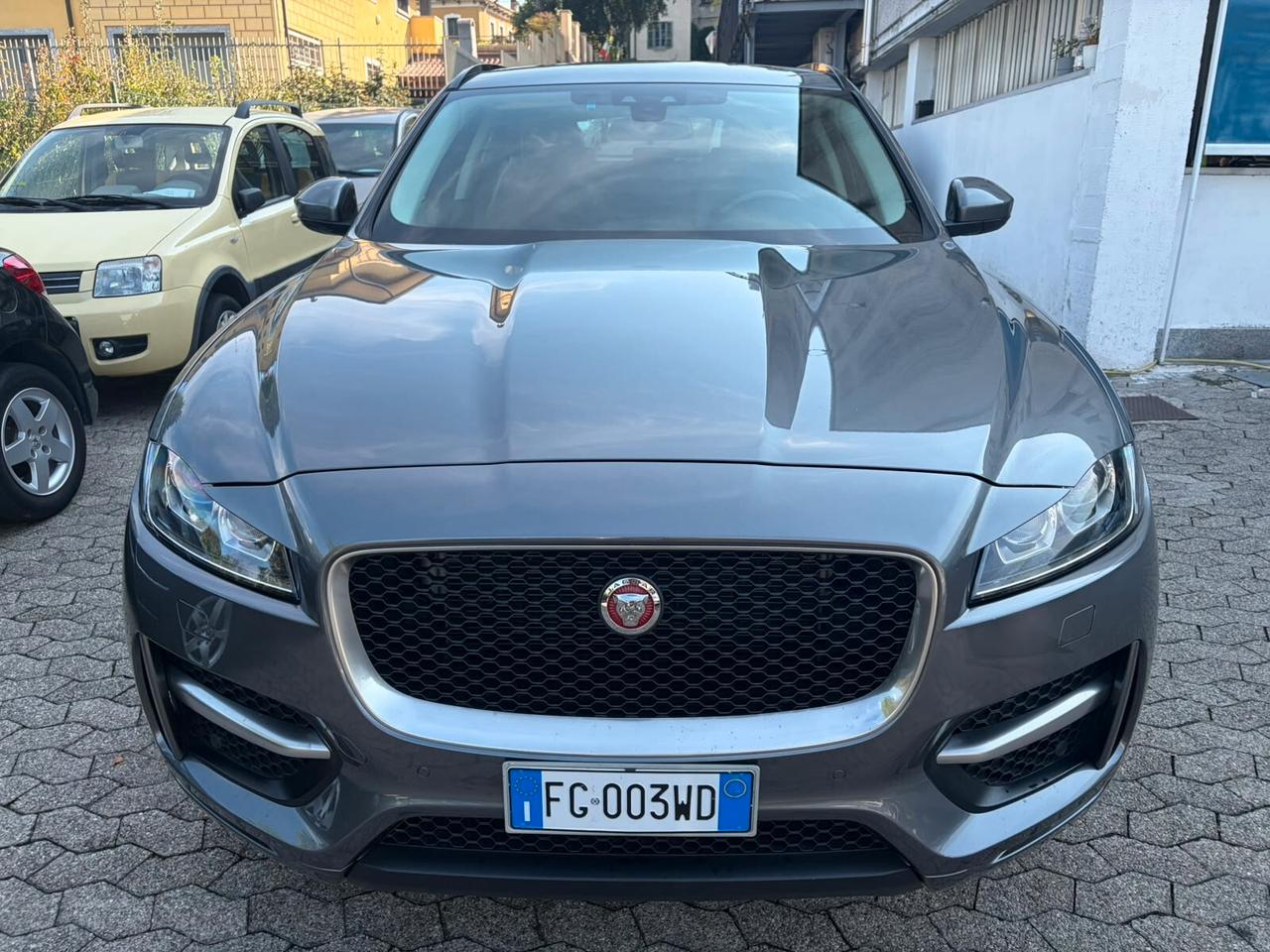 Jaguar F-Pace 2.0 D 180 CV AWD aut. R-Sport