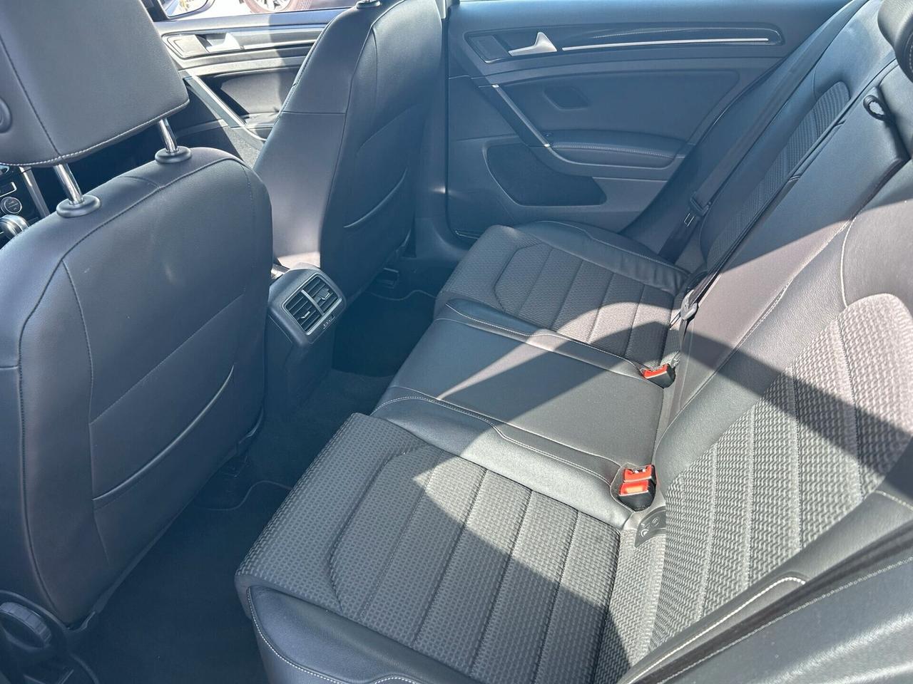 Volkswagen Golf 2.0 TDI 150 cv Automatica