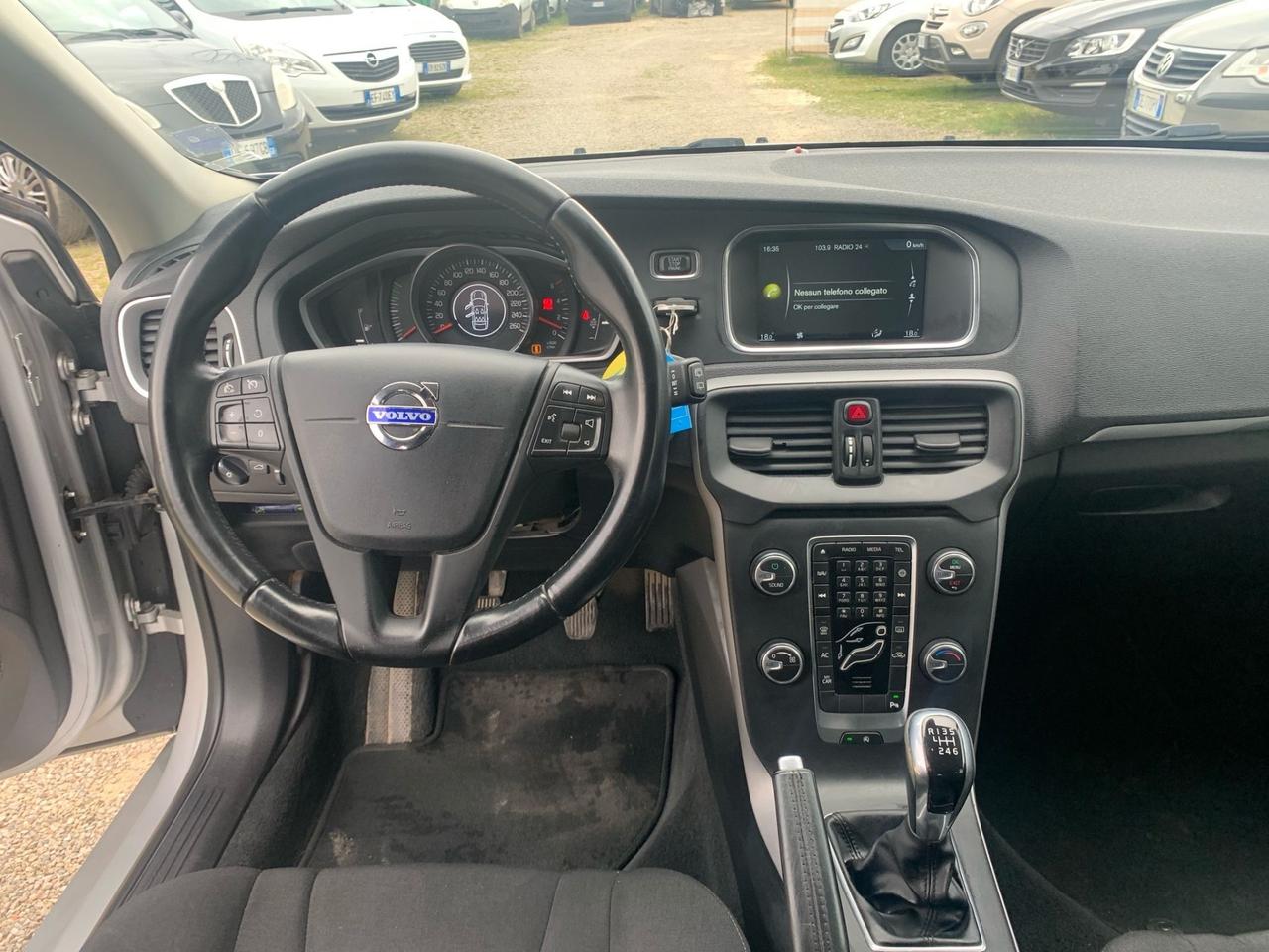 Volvo V40 D2 1.6 Summum 2015 233.000 KM