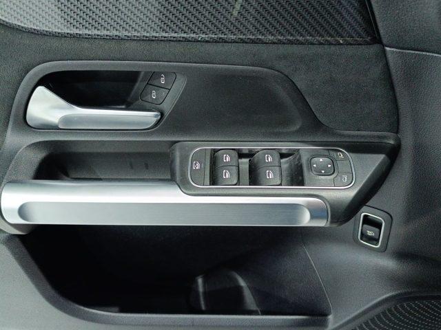 MERCEDES-BENZ GLB 200 Automatic Premium