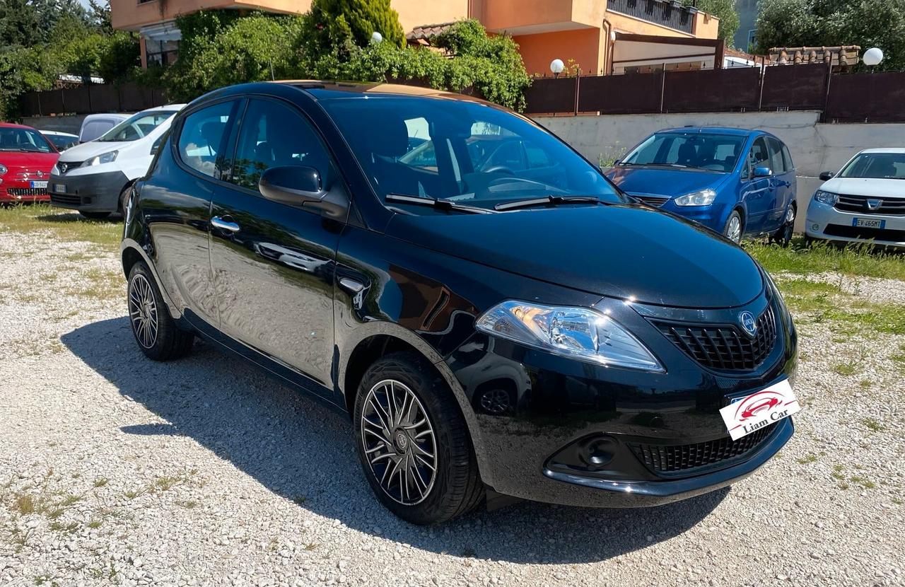 Lancia Ypsilon 1.0 Hybrid Ok Neop.