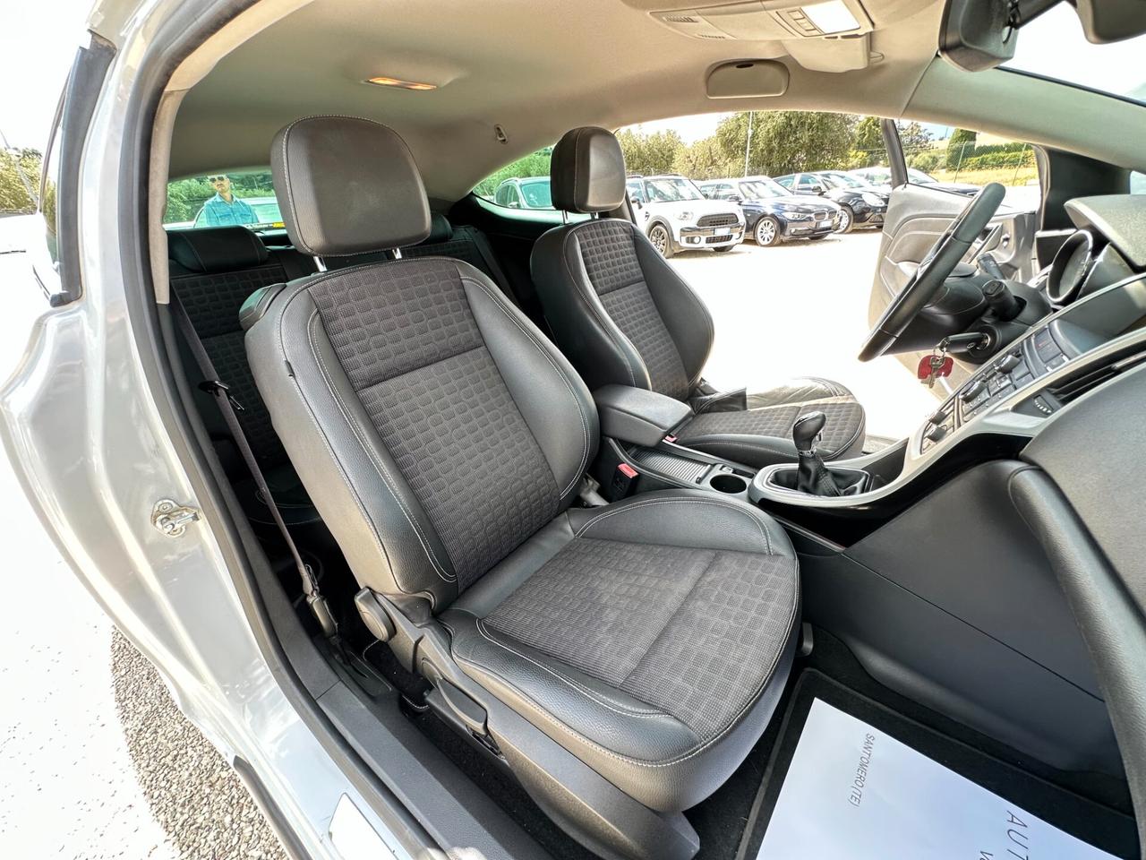 Opel Astra GTC 2.0 CDTI 165cv Cosmo 288.180 km