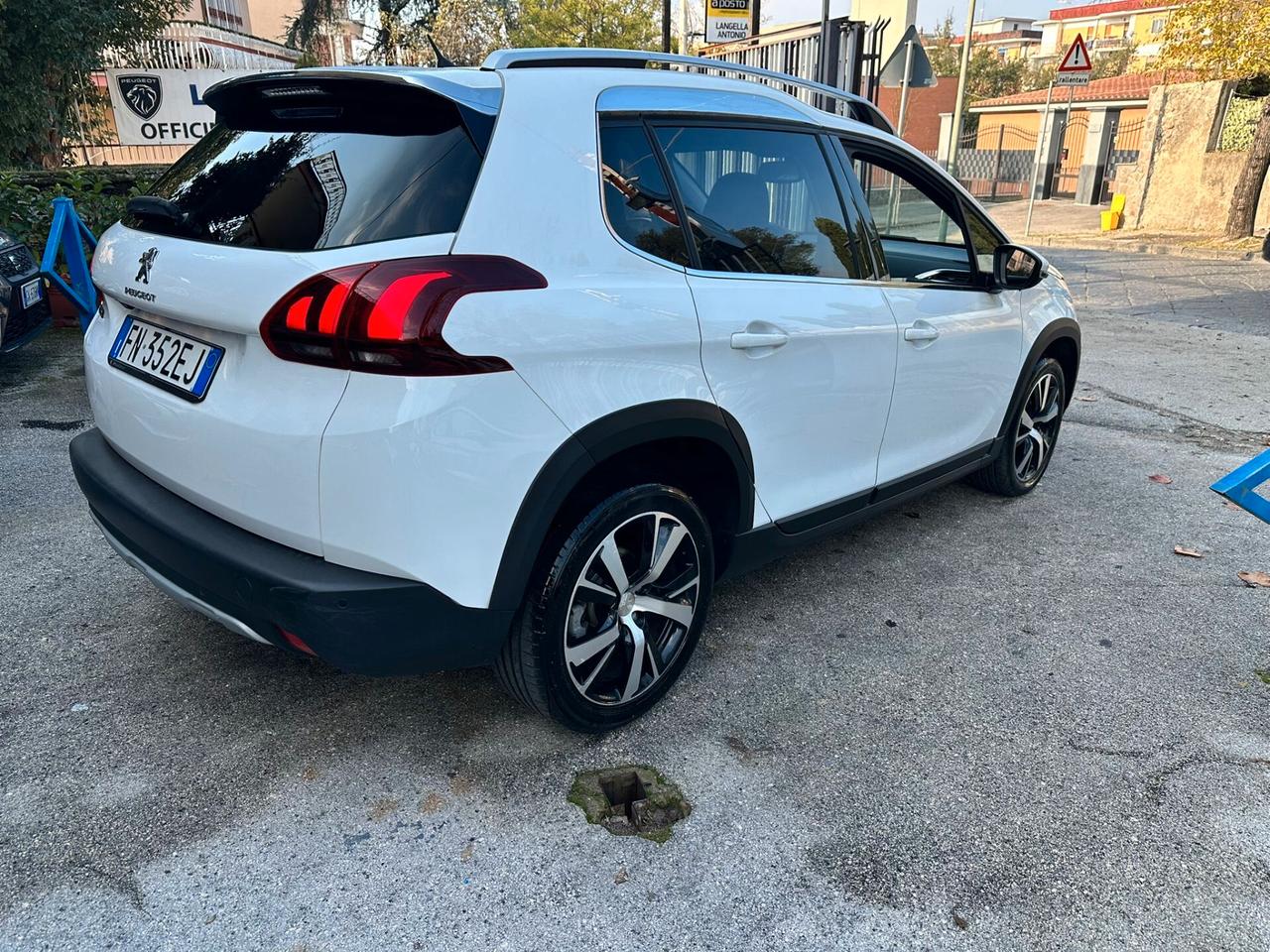 Peugeot 2008 BlueHDi 100 Allure