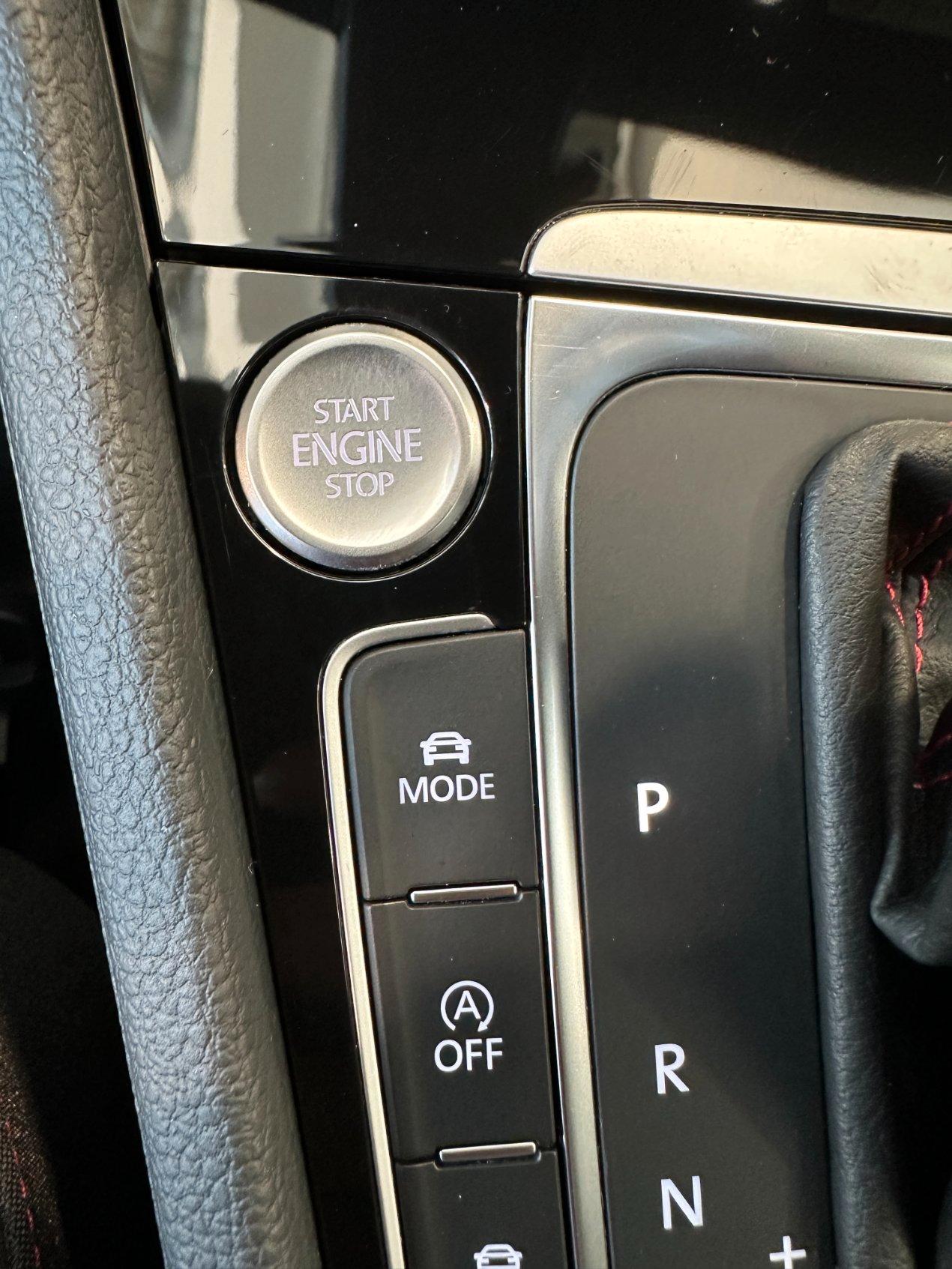 Volkswagen Golf GTI 2.0 tsi Performance DSG-19"-Camera-Keyless-Carplay