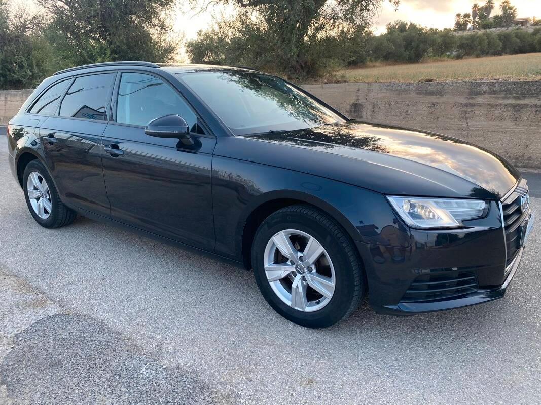 Audi A4 Avant 30 2.0 tdi Business Sport 122cv s-tronic my16