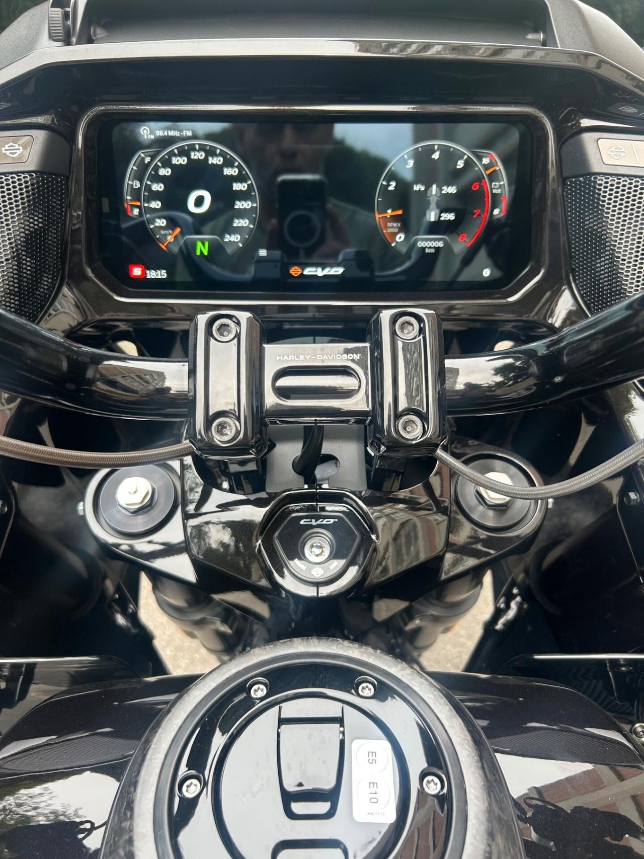 Harley-davidson Road Glide C.V.O. Gilde cvo st