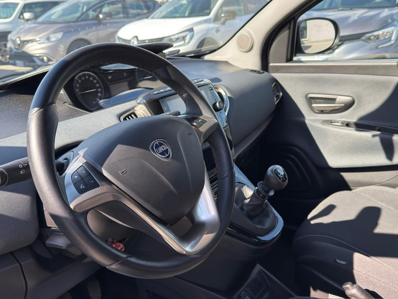 Lancia Ypsilon 1.2 69 CV 5 porte GPL Ecochic Gold