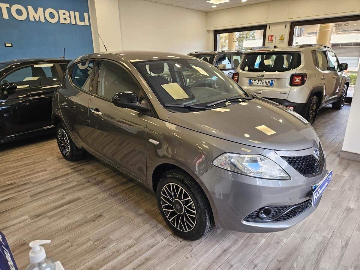 Lancia Ypsilon 0.9 TwinAir 5 porte Metano Ecochic Gold 84CV