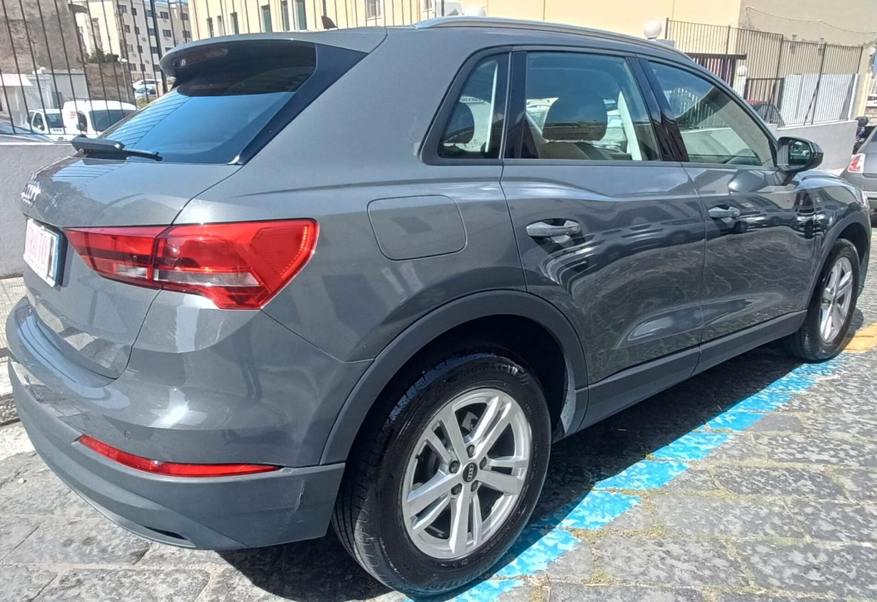 Audi Q3 35 TDI S tronic Business