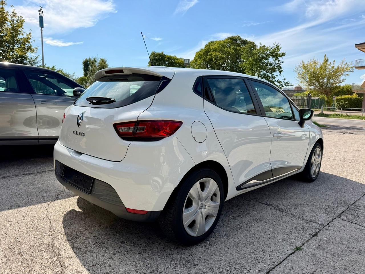 Renault Clio 1.2 75CV Neopatentati