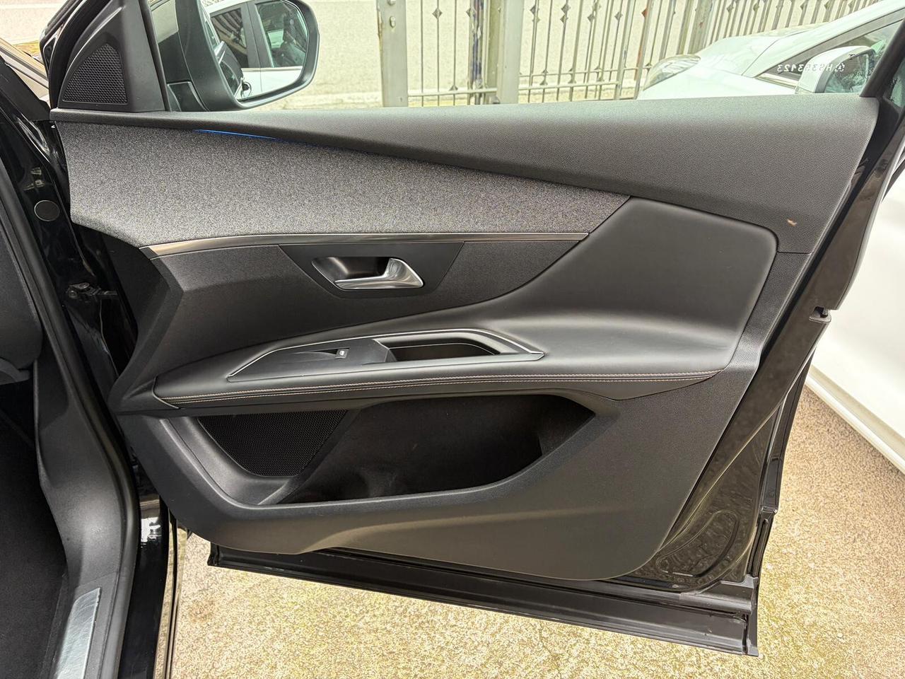 Peugeot 3008 1.6 BlueHDi 120cv tetto GT Line