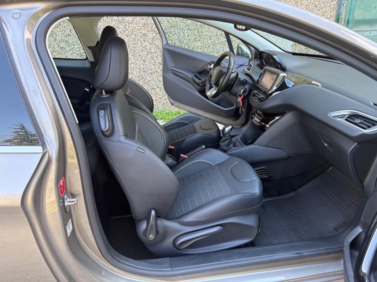 Peugeot 208 1.2 VTi 82 CV 3 porte Allure