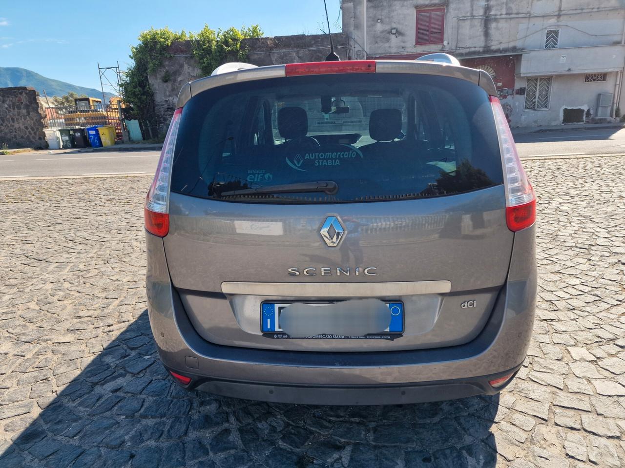 Renault Scenic XMod 1.5 dCi 110 7 POSTI