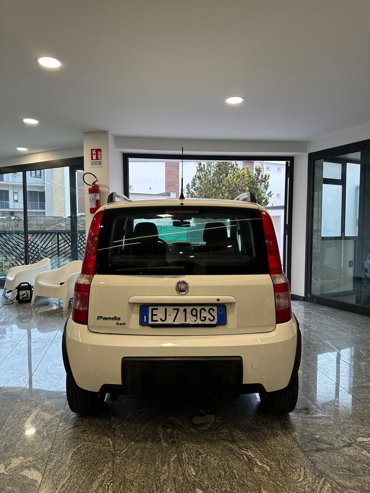 Fiat Panda 1.3 MJT 16V DPF 4x4 Climbing