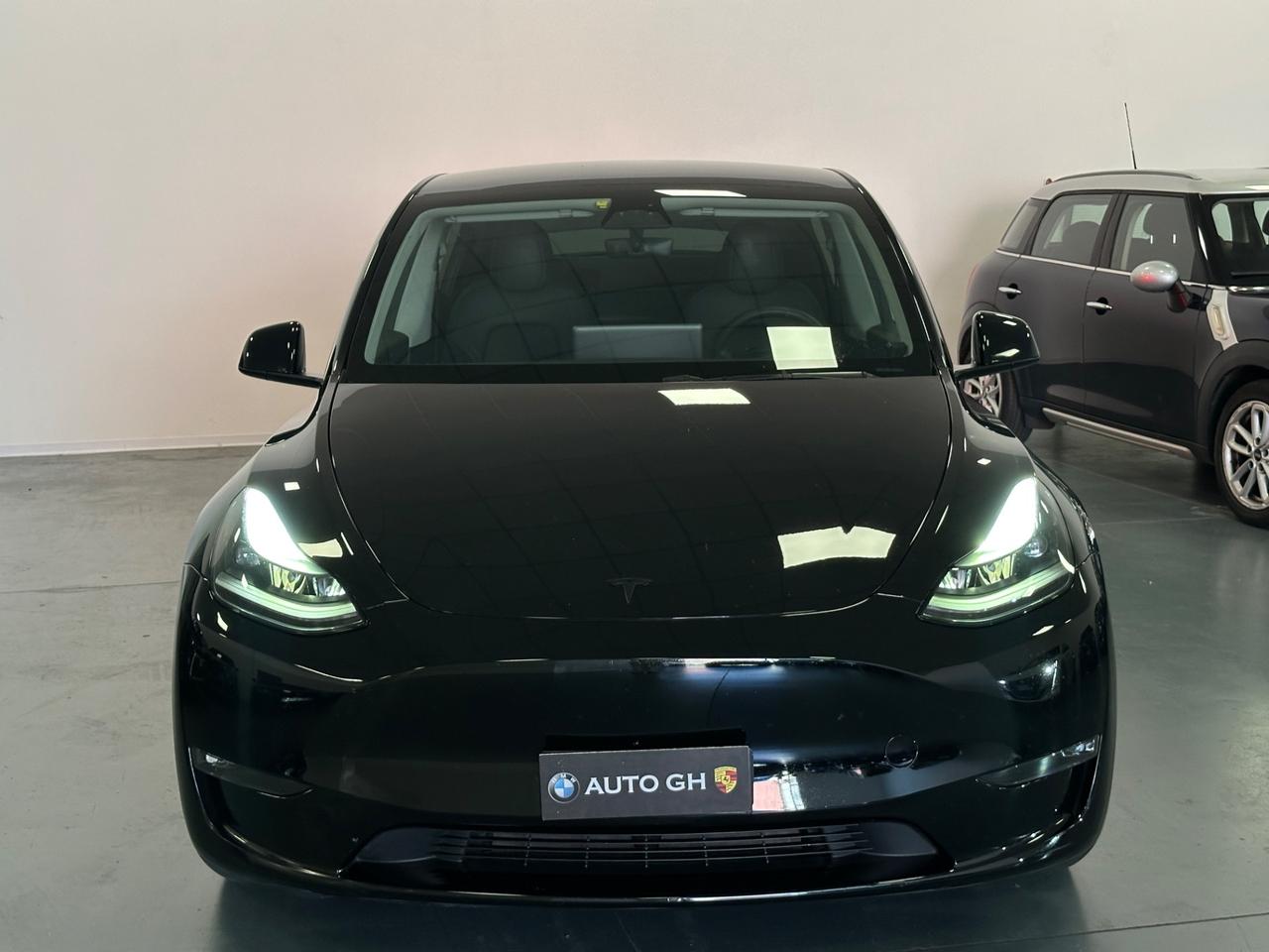 Tesla Model Y AWD Performance