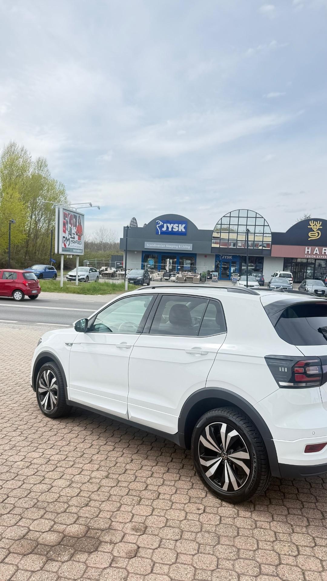 VOLKSWAGEN T-CROSS R-LINE 2023