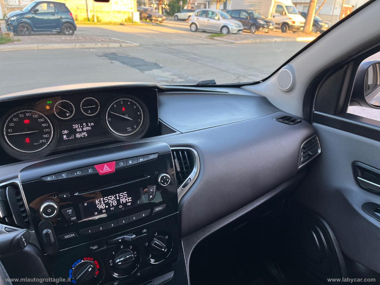 LANCIA Ypsilon 0.9 T.Air 85CV 5p. Met.Ec.Plat.